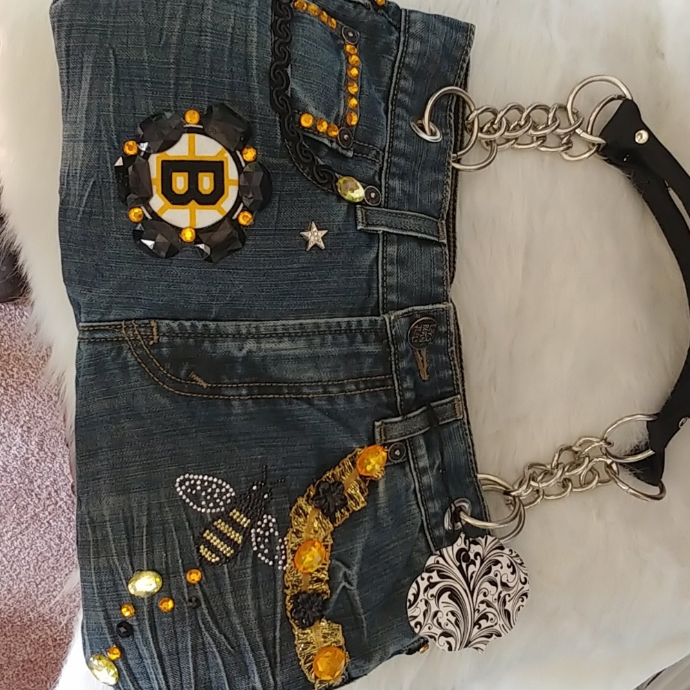 Homemade Jean pocketbook with Bruins Mochis